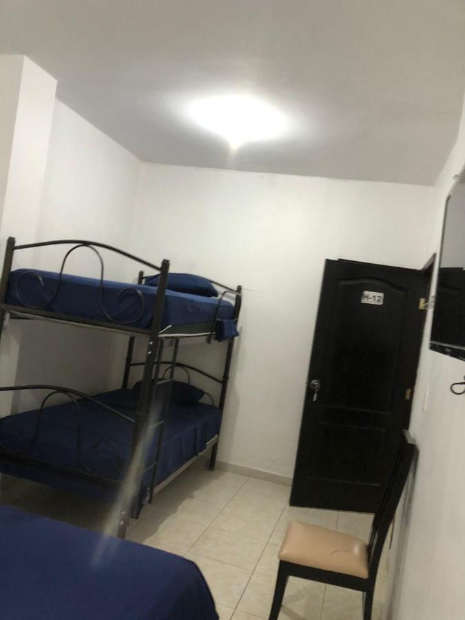 Hostal Playa Imperial Манта Экстерьер фото