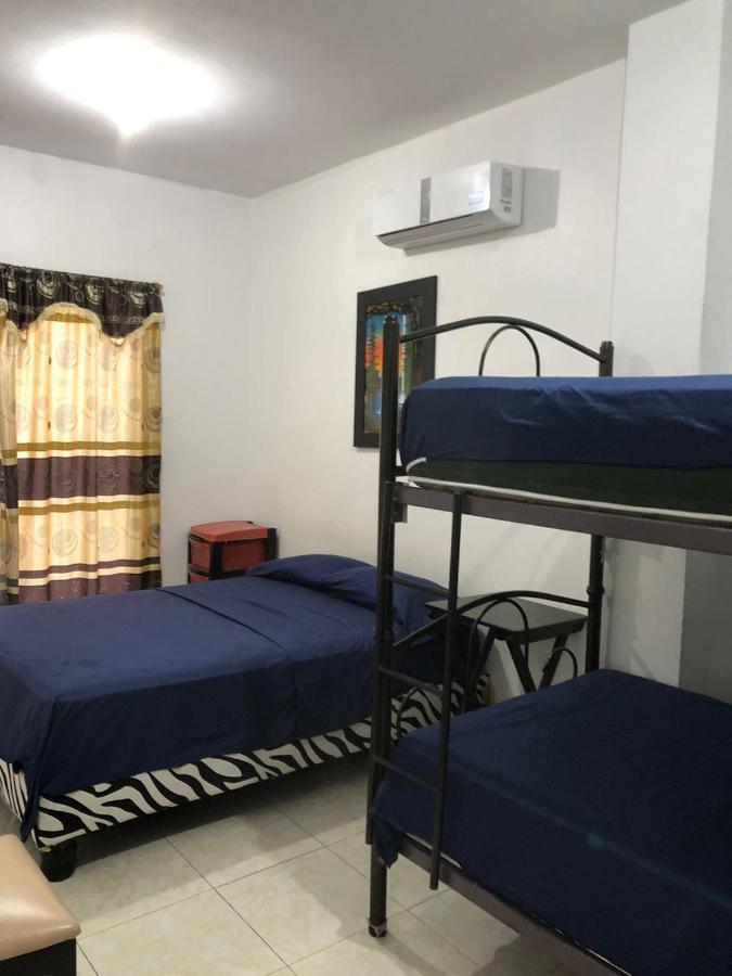 Hostal Playa Imperial Манта Экстерьер фото