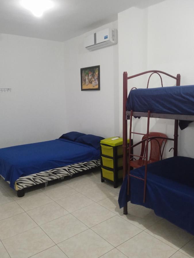 Hostal Playa Imperial Манта Экстерьер фото