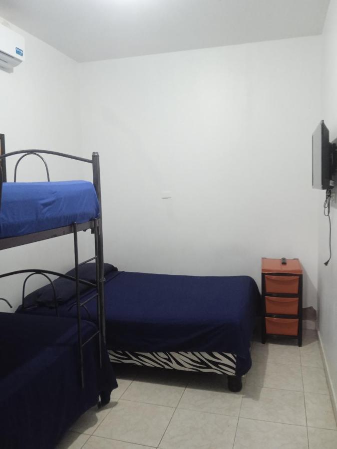 Hostal Playa Imperial Манта Экстерьер фото